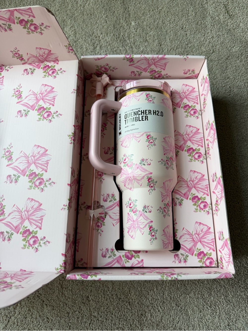 NIB Stanley X Love Shack Fancy Pink Bow 40oz.